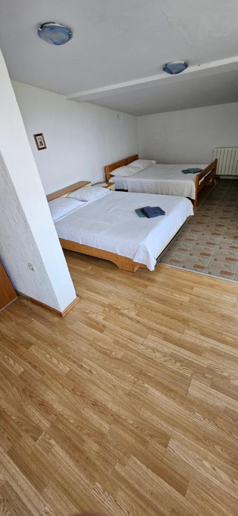 Apartments Hugo Malinska Quarto foto